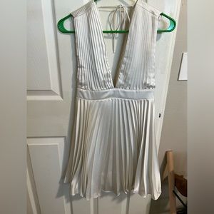 Abercrombie plunge pleated dress